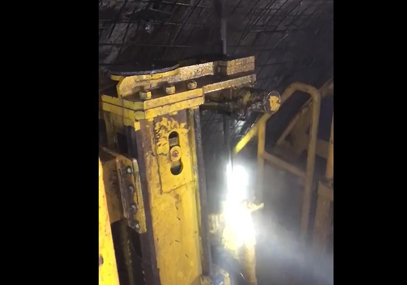 液压凿岩机视频